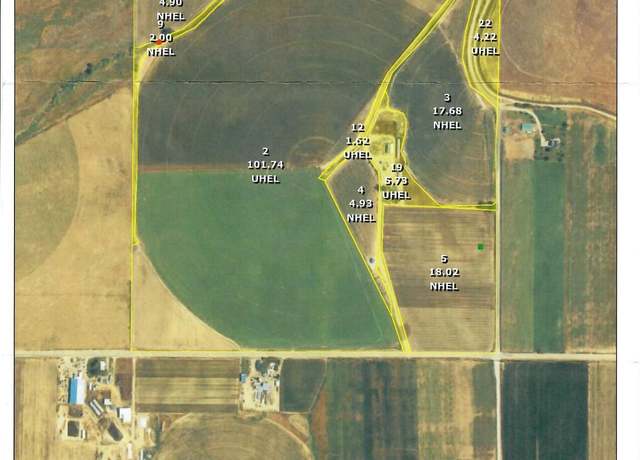 Property at 8020 Upper Ave, Emmett, ID 83617, 4 beds, 1 bath