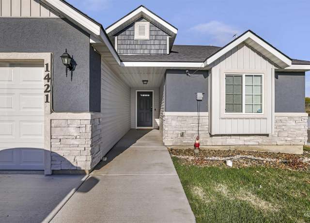 Property at 1421 N Birch St, Jerome, ID 83338, 3 beds, 2 baths