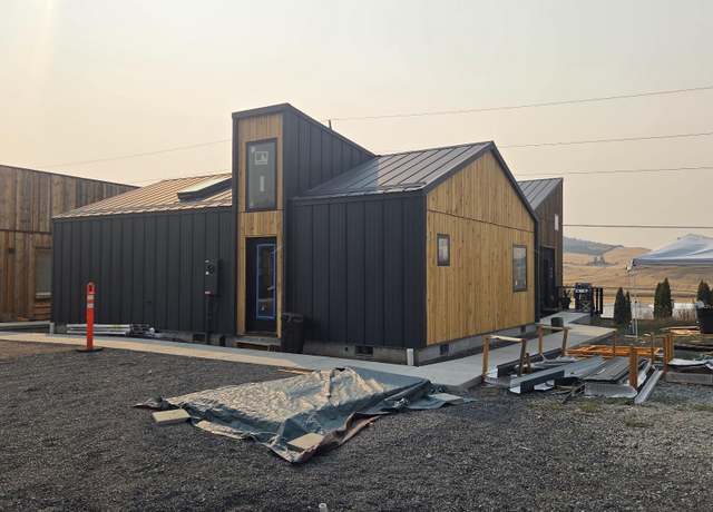 Property at 424 E Palouse River Dr, Moscow, ID 83843, 2 beds, 1 bath