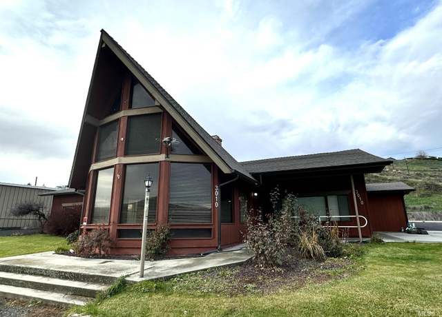 Property at 3010 Riverside Dr, Clarkston, WA 99403, 3 beds, 2 baths