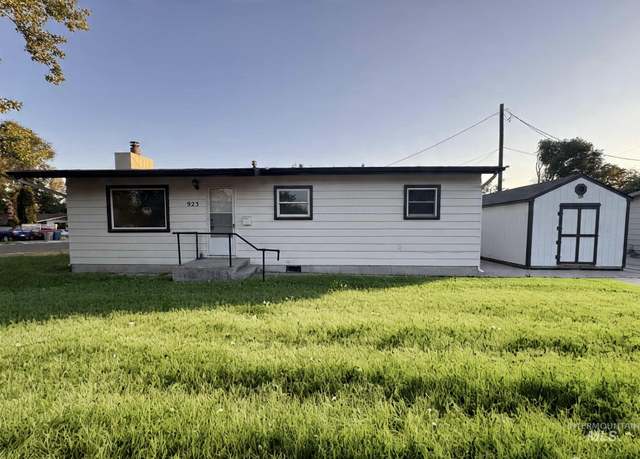 Property at 923 13th St South, Nampa, ID 83651, 3 beds, 1 bath