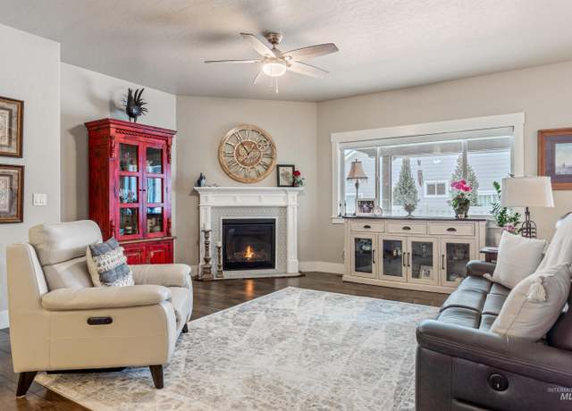 Property at 1139 Overland Trail St, Middleton, ID 83644, 4 beds, 2 baths