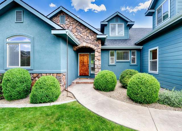 Property at 4888 S Silvermaple Ave, Boise, ID 83709-5782, 3 beds, 2 baths