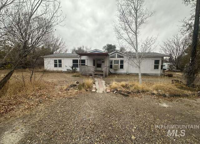 Property at 103 NE Menagerie, Mountain Home, ID 83647, 3 beds, 2 baths