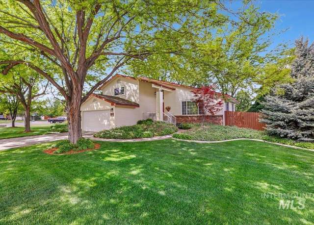 Property at 1037 Pahsimeroi Dr, Twin Falls, ID 83301, 3 beds, 2.5 baths