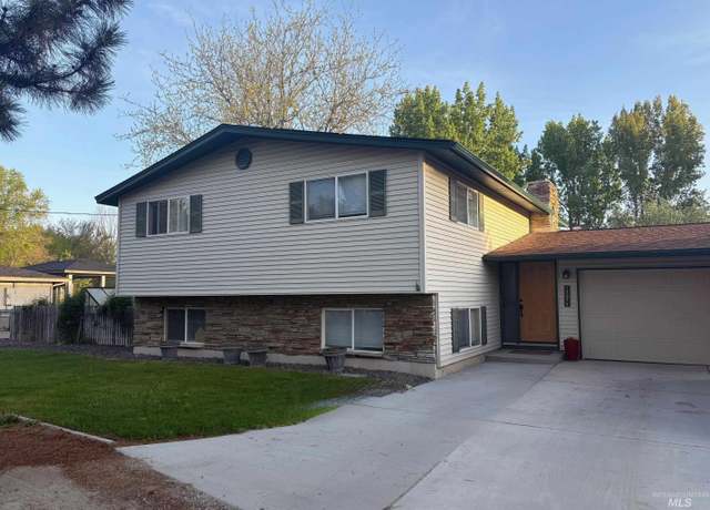 Property at 12374 W Goldenrod Ave, Boise, ID 83713, 3 beds, 2.5 baths
