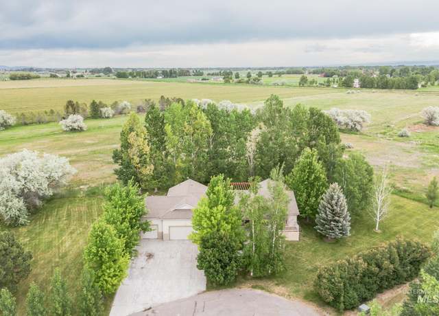 Property at 200 W Commons Rd, Idaho Falls, ID 83401, 6 beds, 3 baths