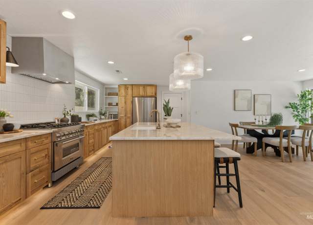 Property at 2287 S Toluka Way, Boise, ID 83712, 4 beds, 3 baths