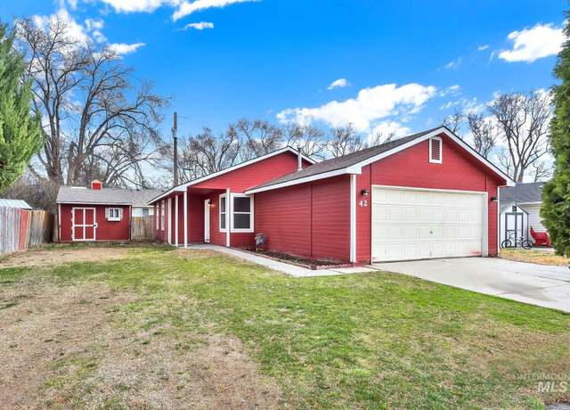 Property at 42 N Greenleaf St, Nampa, ID 83651, 3 beds, 2 baths