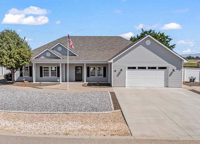 Property at 36 S Marko Ln, Kuna, ID 83634, 4 beds, 2 baths