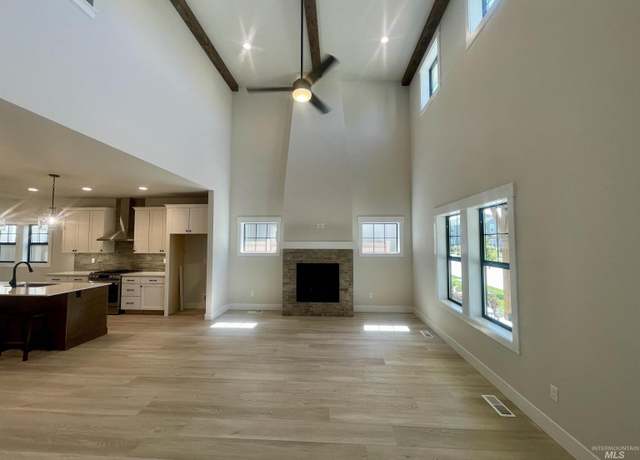 Property at 1640 E Cutgrass Ln, Eagle, ID 83616, 3 beds, 2.5 baths