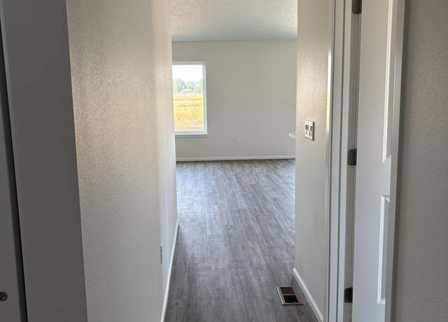 Property at 1736 Yellowstone Ct, Lewiston, ID 83501, 3 beds, 2 baths