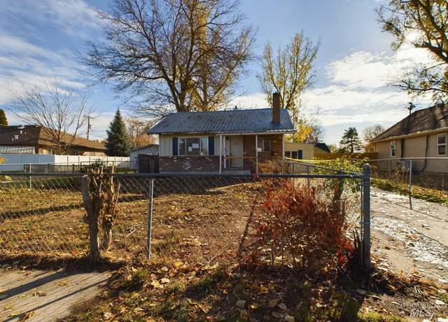 Property at 1510 1st Ave S, Payette, ID 83661, 2 beds, 2 baths