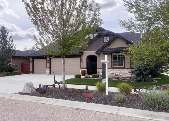 Property at 93 S Wildgrass Way, Star, ID 83669, 4 beds, 2.5 baths