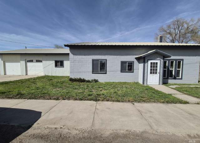 Property at 602 7th Ave W, Gooding, ID 83330, 3 beds, 2 baths