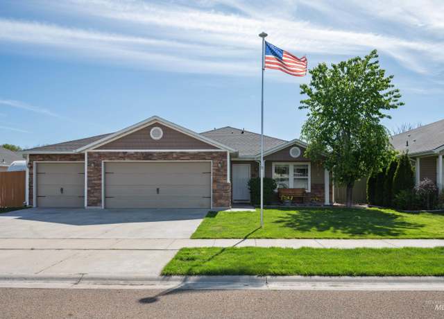 Property at 10 N Zion Park Dr, Nampa, ID 83651, 3 beds, 2 baths