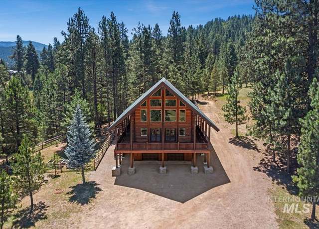 Property at 44 Crosstimber Loop, Garden Valley, ID 83622, 3 beds, 2.5 baths