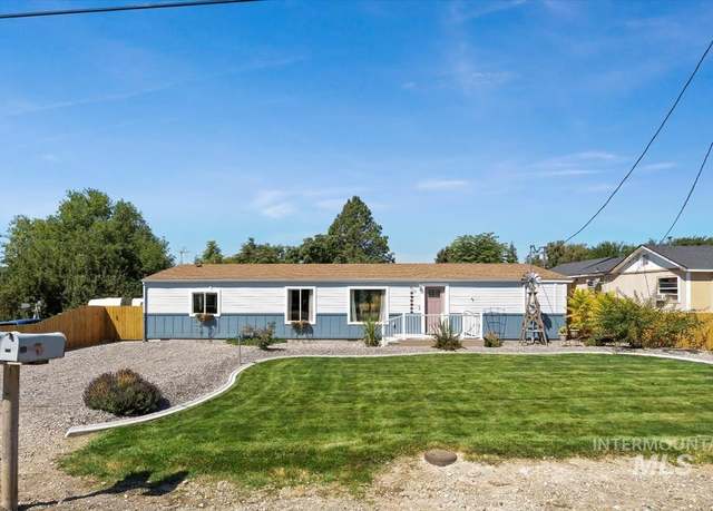 Property at 513 Randolph Ave, Melba, ID 83641, 3 beds, 2 baths