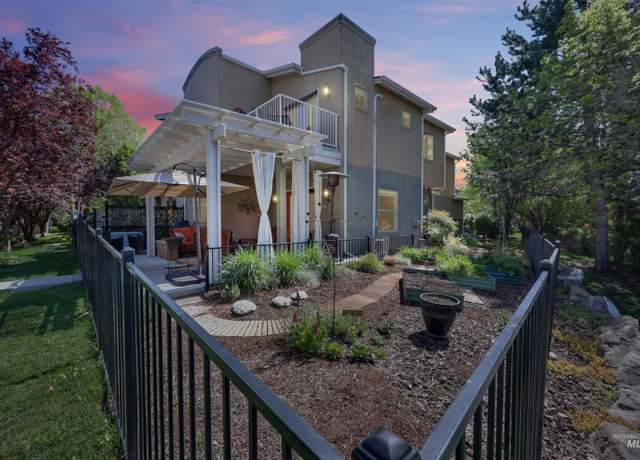 Property at 316 E Water Pocket Ln, Garden City, ID 83714, 3 beds, 2.5 baths