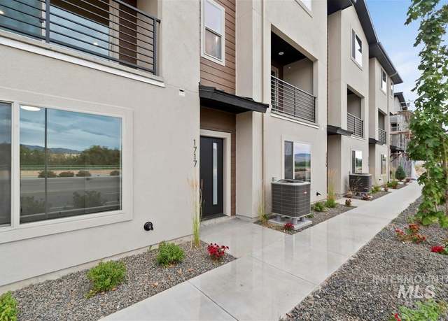 Property at 1717 S Federal Way, Boise, ID 83705, 3 beds, 2.5 baths