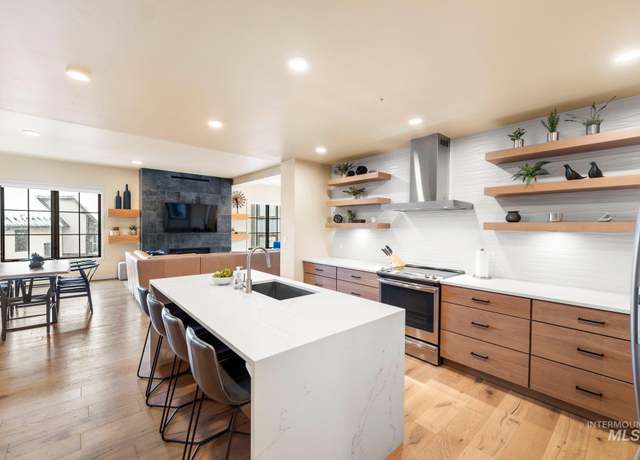 Property at 760 Village Dr #302, Donnelly, ID 83615, 2 beds, 2 baths