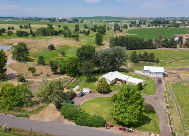 Property at 1925 S 2000 E, Gooding, ID 83330, 5 beds, 2.5 baths