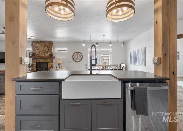 Property at 1657 Timber Cir, Mccall, ID 83638, 4 beds, 3 baths