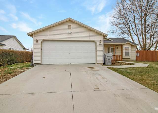 Property at 1071 Valley Ct, Middleton, ID 83644, 3 beds, 2 baths