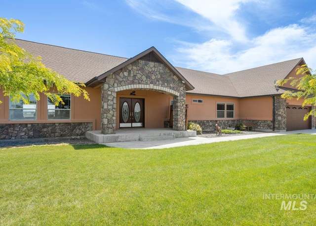 Property at 4367 W Central, Emmett, ID 83617, 3 beds, 2 baths