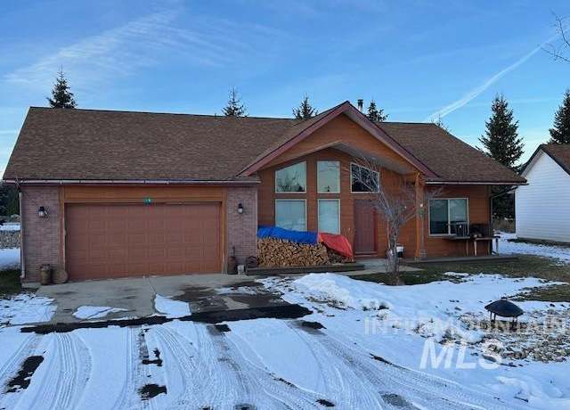 Property at 18 Charters Crk, Donnelly, ID 83615, 3 beds, 2 baths
