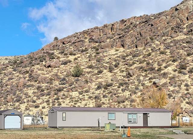 Property at 1303 Florence Dr, Jordan Valley, OR 97910, 2 beds, 2 baths