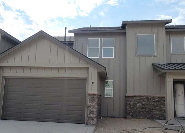 Property at 2255 E Mariposa St, Eagle, ID 83616, 5 beds, 3 baths