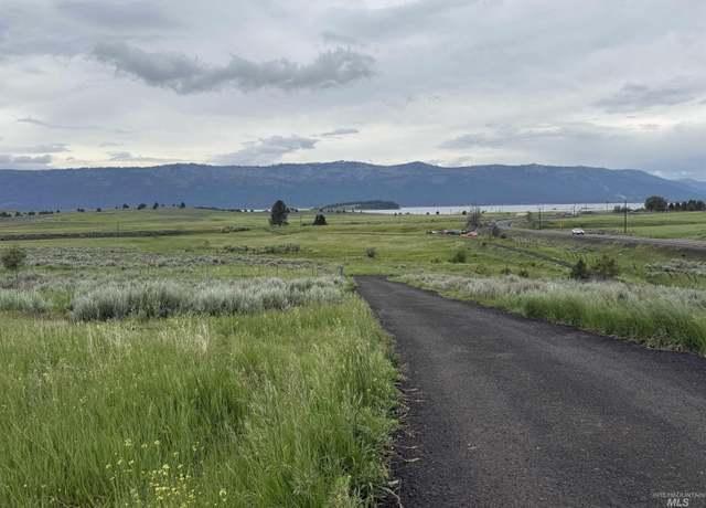 Property at 11 Stonebraker Ln, Cascade, ID 83611