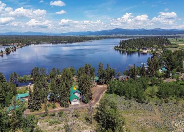 Property at 136 Paradise Ln, Donnelly, ID 83615, 3 beds, 2 baths