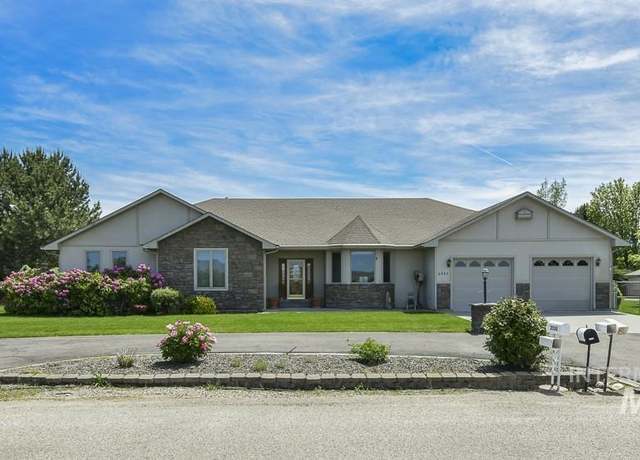 Property at 2555 E Quail Run Rd, Emmett, ID 83617-5064, 3 beds, 2 baths