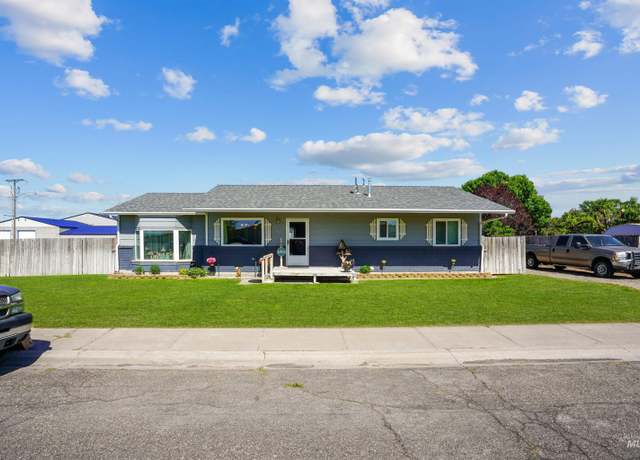 Property at 630 Doggett Dr, Heyburn, ID 83336, 2 beds, 2 baths