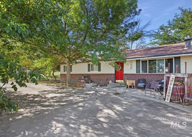 Property at 3099 E 3400 N, Twin Falls, ID 83301, 3 beds, 2 baths
