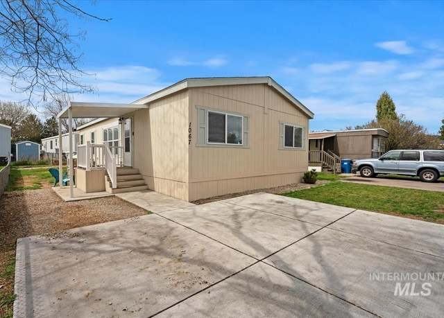 Property at 1067 N Elk Ln, Boise, ID 83704-9652, 3 beds, 2 baths