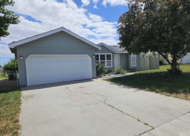 Property at 202 Paradise Ct, Fruitland, ID 83619-2666, 3 beds, 2 baths