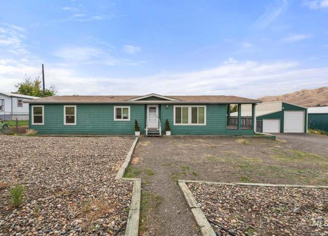 Property at 612 & 624 15th St, Clarkston, WA 99403, 3 beds, 2 baths