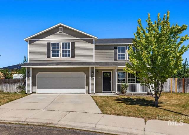 Property at 120 E Willow Creek Dr, Middleton, ID 83644, 3 beds, 2.5 baths