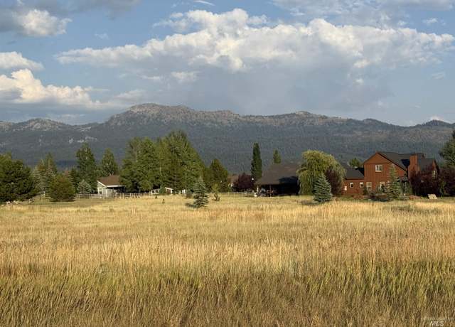 Property at 13963 Wrangler Rd, Mccall, ID 83638
