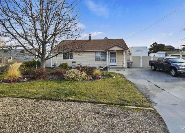 Property at 3011 S Georgia Ave, Caldwell, ID 83605, 3 beds, 2 baths