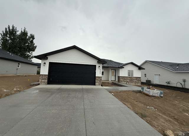 Property at 905 E 23rd Ave Lot 19 Block 4, Jerome, ID 83338, 4 beds, 2 baths