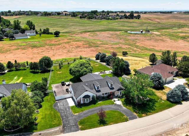 Property at 10551 W Deep Canyon Dr, Star, ID 83669, 4 beds, 3 baths
