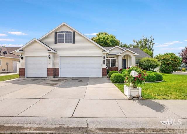Property at 1075 Sawtooth Blvd, Twin Falls, ID 83301, 3 beds, 2 baths