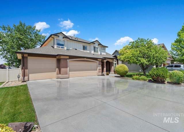 Property at 1112 W Belknap Dr, Nampa, ID 83686-5797, 4 beds, 2.5 baths