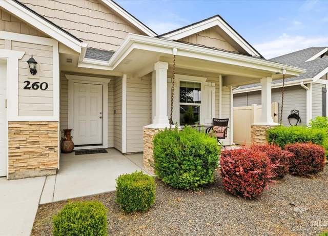 Property at 260 W Waukesha St, Meridian, ID 83646, 3 beds, 2 baths