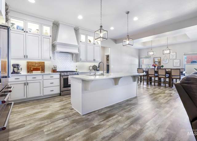 Property at 781 Midnight Sun Loop, Twin Falls, ID 83301, 4 beds, 2 baths