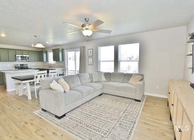 Property at 10382 Scout Ridge St, Nampa, ID 83687, 3 beds, 2.5 baths